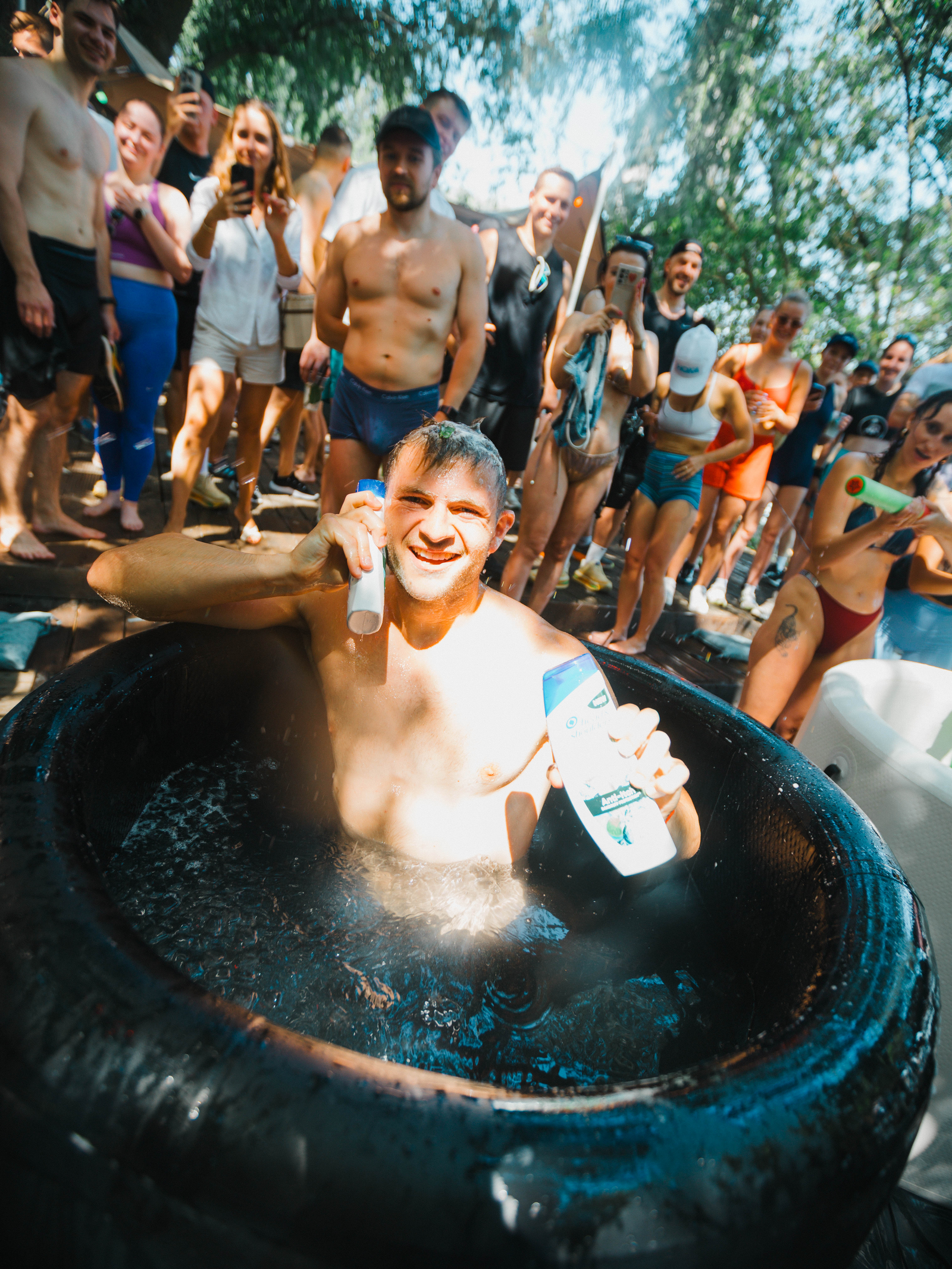 Athlete experiencing deep recovery in MORSly portable ice bath Warsaw